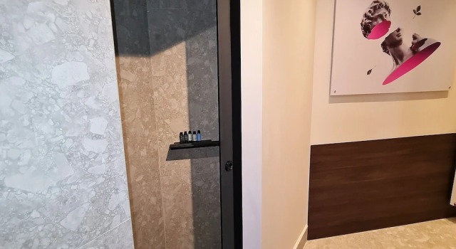 Люкс с видом на сад Cityzoe Athens Suites