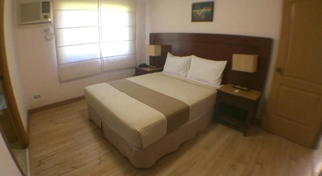 Subic Holiday Villas, Забронировать Отель Международный аэропорт Subic Bay 