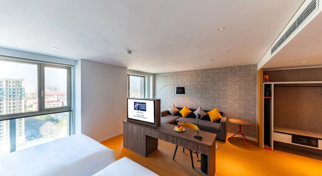 Двухместный люкс Holiday Inn Express Shanghai Baoyang by IHG