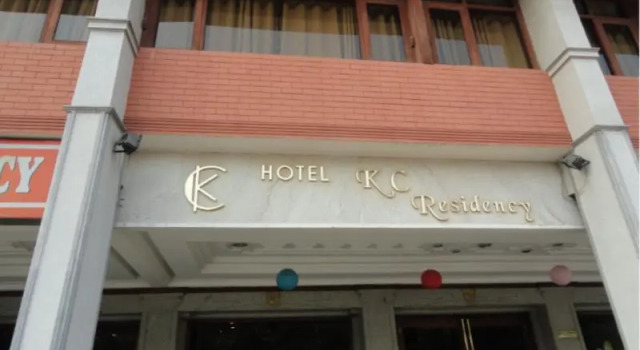 Hotel K.C. Residency, Varaa Hotelli Hotellit Chandigarh Region aamiaisella, Aamiainen