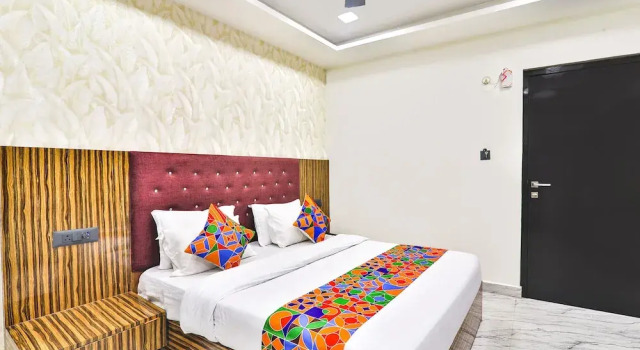 Номер Deluxe Fabhotel Keshri Inn