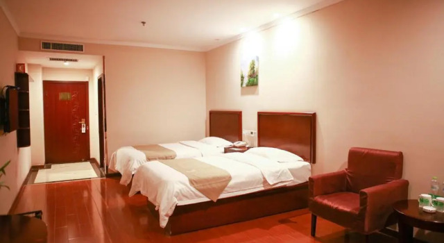 Двухместный номер Business GreenTree Inn Puyang Fan County People Avenue Banqiao Road Hotel