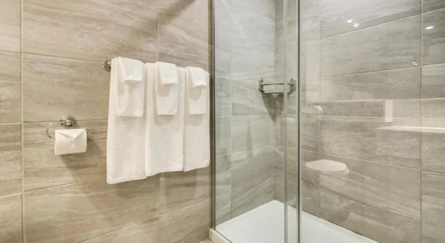 Четырёхместный номер Deluxe Hôtel Marineau Shawinigan