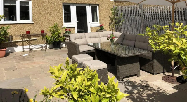 Коттедж 107 Netherhampton Road
