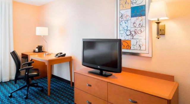 Четырёхместный номер Standard Fairfield Inn & Suites by Marriott State College