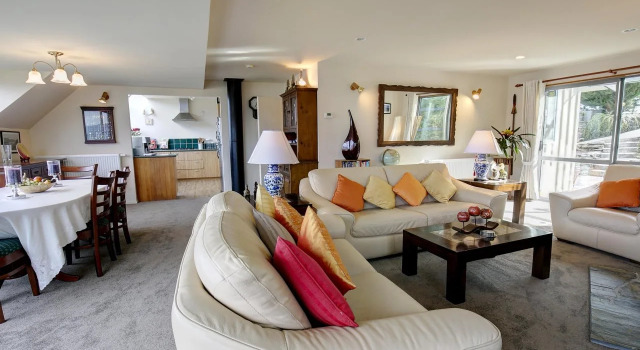 Alpine Suites, Забронировать Отель Kelvin Heights 