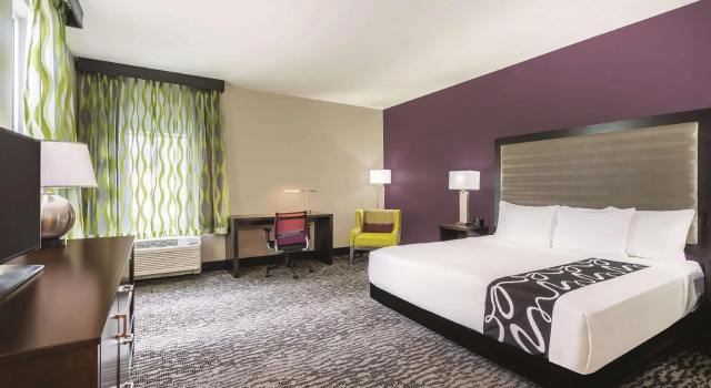 Двухместный номер La Quinta Inn & Suites by Wyndham Clifton Park Saratoga Area 1749 Route 9