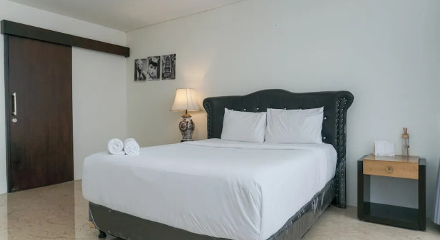 Апартаменты Luxury Design 1BR L'Avenue Apartment near Pancoran