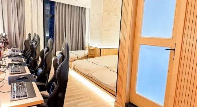 Кровать в общем номере Tata E-sports Park Homestay