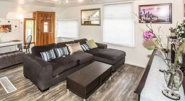 Green Lake Escape Seattle 4 bd 2 ba Sleeps 12!, Забронировать Отель Нортгейт Сиэтл, рядом с Пляж Ист-Грин-Лейк