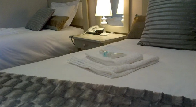 Empoza Sea View Guest House, Забронировать Отель Маргит Durban South Coast
