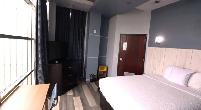 Days Inn and Suites-Hotel of the Arts, Book Hotel Hoteller i Milwaukee med morgenmad, nær Milwaukee Area Technical College, Morgenmad