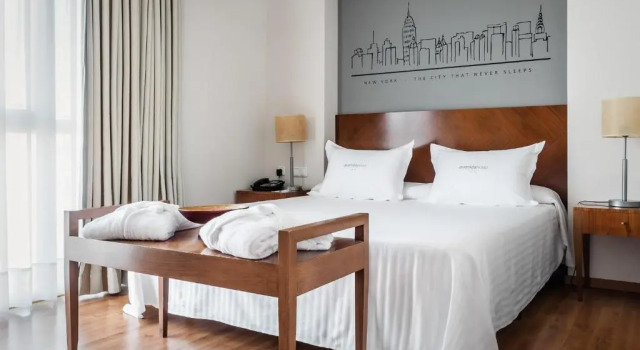 Четырёхместный номер Sercotel Avenida Almería