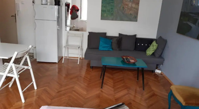 Atelier 22, Забронировать Отель Стари град Белград, рядом с Кафедральный собор в Белграде