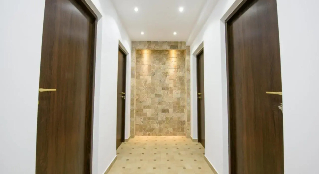 Vila Puky, Rezerwuj Hotel Neptun Constanta