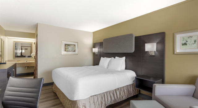 Тент Best Western Plus Madison-Huntsville Hotel
