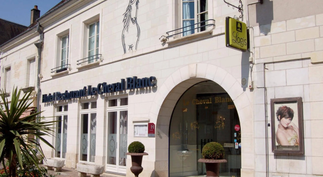 Logis Hôtel Restaurant Le Cheval Blanc