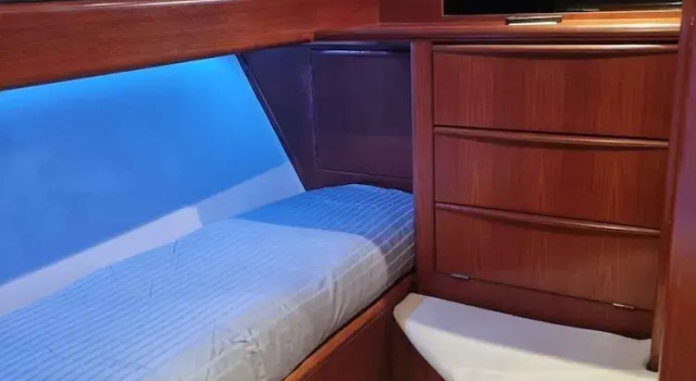Коттедж Live on a Luxury 65ft Yacht in Duquesa- Estapona