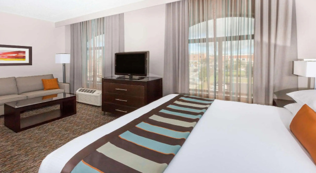 Двухместный люкс c 1 комнатой Wingate by Wyndham Sylvania-Toledo
