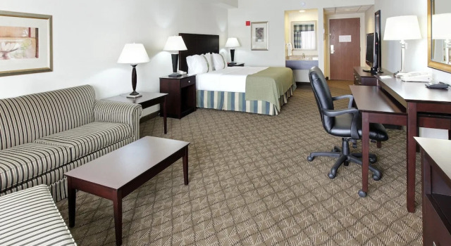Двухместный номер Premium Holiday Inn Springdale-Fayetteville Area by IHG