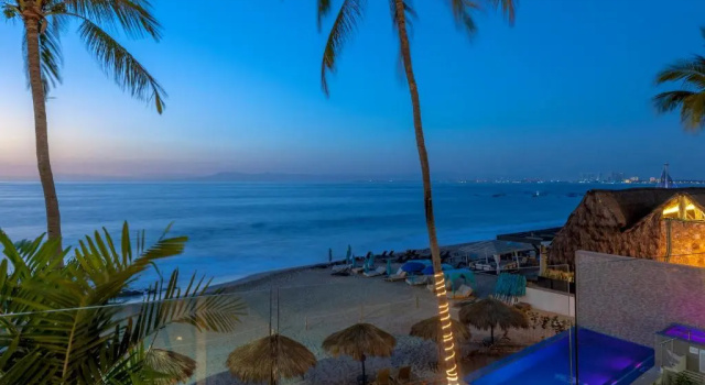 Люкс с 2 комнатами Vallarta Shores Beach Hotel