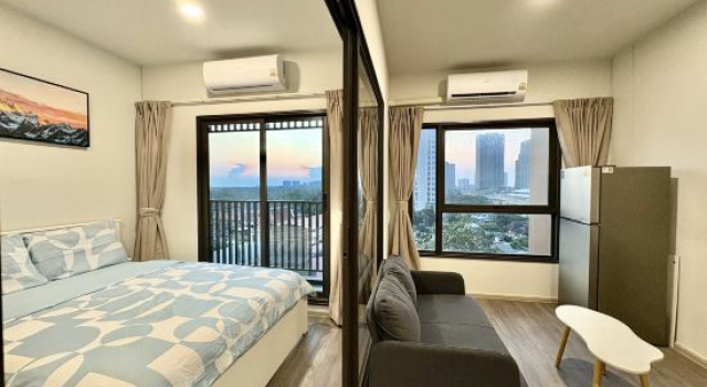1-minute walk toBTSWutthakat/swimming pool /gym / 300Mbps internet / brand new apartment building