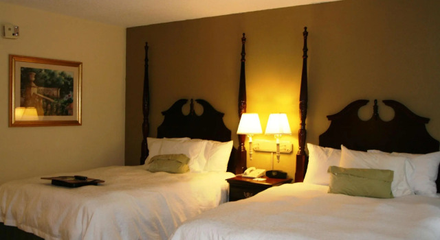 Vierer Studio Hampton Inn Canton