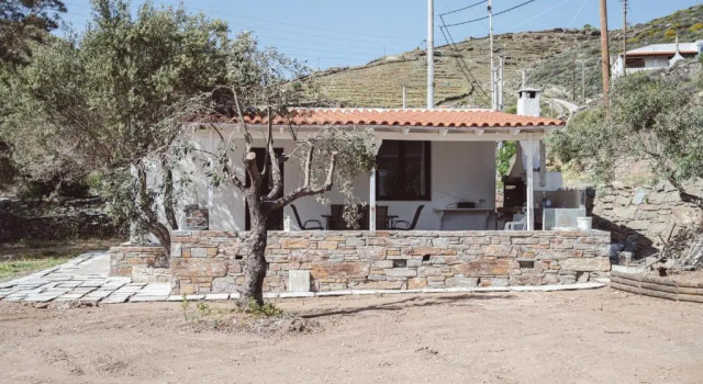 Коттедж c 1 комнатой Beachfront bungalow in the area of Kampi, near Koundouros