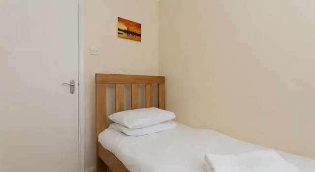 2 Bedroom House Near Wapping Station, Забронировать Отель Отели Лондона 3 звезды, рядом с The Medieval Banquet, 3*