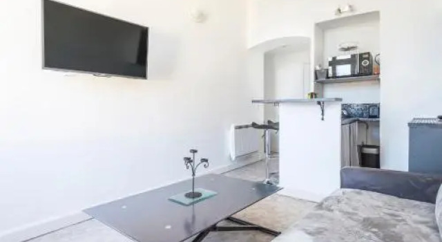 Appartment Close To The Center, Забронировать Отель Канны Приморские Альпы, рядом с Продуктовый рынок Forville Provencal