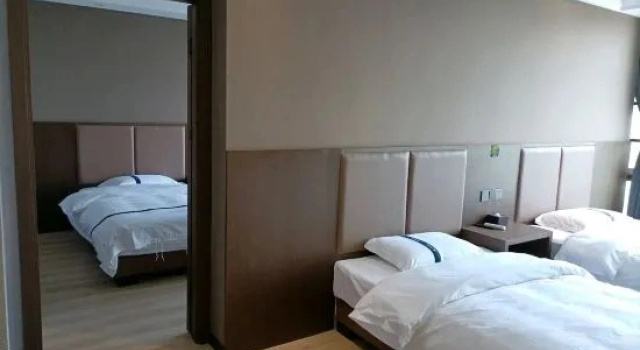 Люкс LinHuHotel