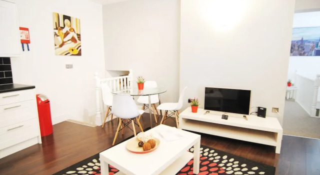 Euston Apartment - City Stay London, Varaa Huoneisto Asunnot kohteessa Merseyside, Huoneisto