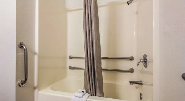 Четырёхместный люкс Deluxe Motel 6 New Braunfels