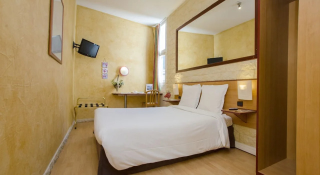 Двухместный номер Classic Hôtel Bosquet Pau Centre - Self Check In Budget Hotel