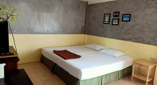 Семейный номер Standard с балконом Phunyanuch Hotel