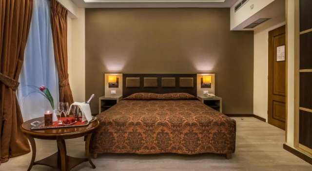 Полулюкс Rex Hotel