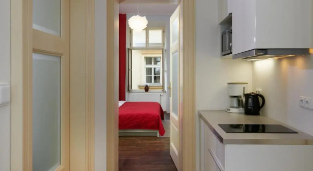 Estudio 4 Arts Apartments by Adrez