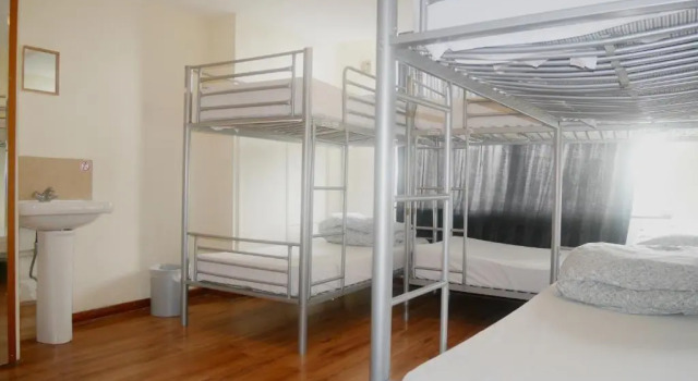 Кровать в общем номере Kensal Green Backpackers 1
