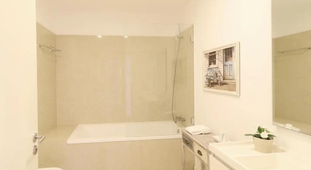Апартаменты Downtown Charming Apartment