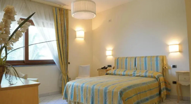 Трёхместный номер Standard с видом на сад Villa Poseidon -Boutique Hotel