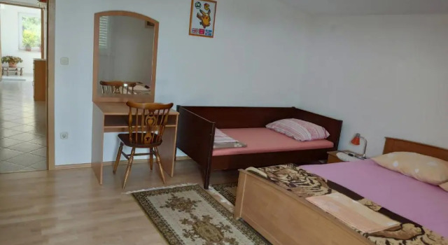 Eva Apartment 1, Забронировать Апартаменты/квартира Сегет Доньи Трогир, рядом с Частный Пляж «Сикрет Гарден Барада Бич Апартмент»
