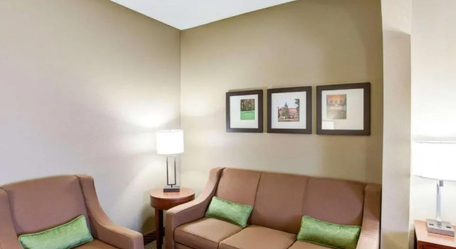 Номер Standard Comfort Suites Crossville