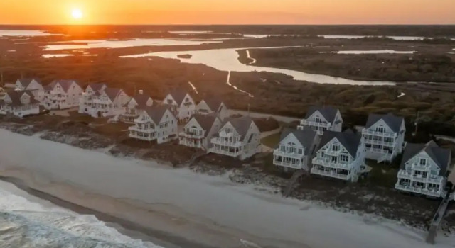 Ocean's Edge by Topsail Realty, Забронировать Отель Норт-Топсейл-Бич Северная Каролина, рядом с North Topsail Beach