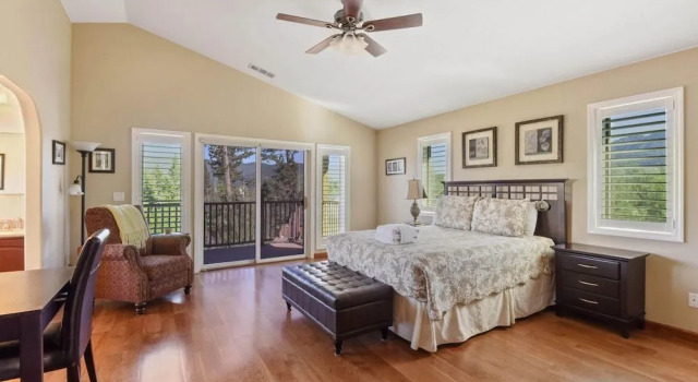 Mule Meadows Classy, Split Level South Tahoe Home!