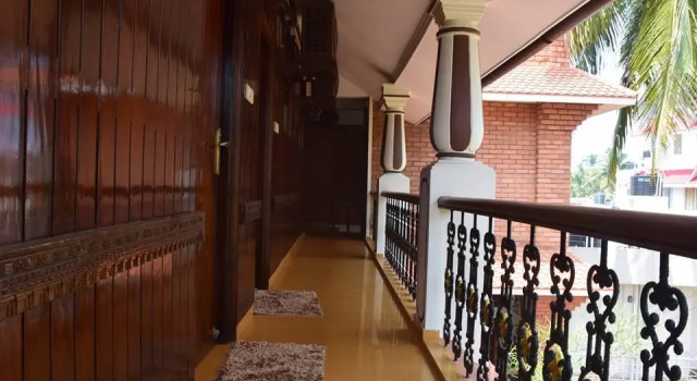 Vijaya Varma Beach Resort, Varaa Lomakeskus Hotellit New Delhi pysäköinnillä, Pysäköinti