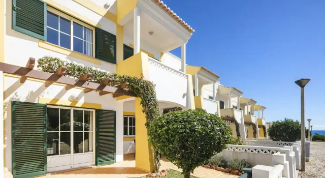 Family-friendly Coastal Retreat in Benagil
