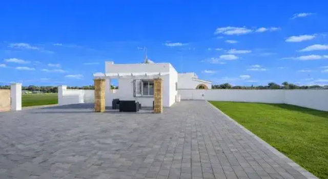 Villa Aura del Salento con Giardino Privato, Wi-Fi e Aria Condizionata, Забронировать Вилла Отели Porto Cesareo Beaches с парковкой, Парковка