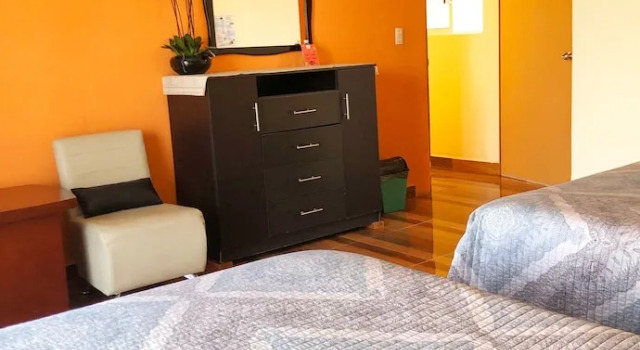 Четырёхместный номер Standard с балконом Hotel Posada Jatziri