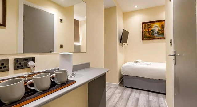 Номер Luxury Belmont Hotel
