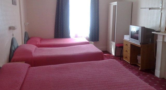 Четырёхместный номер Standard Stanley House Hotel
